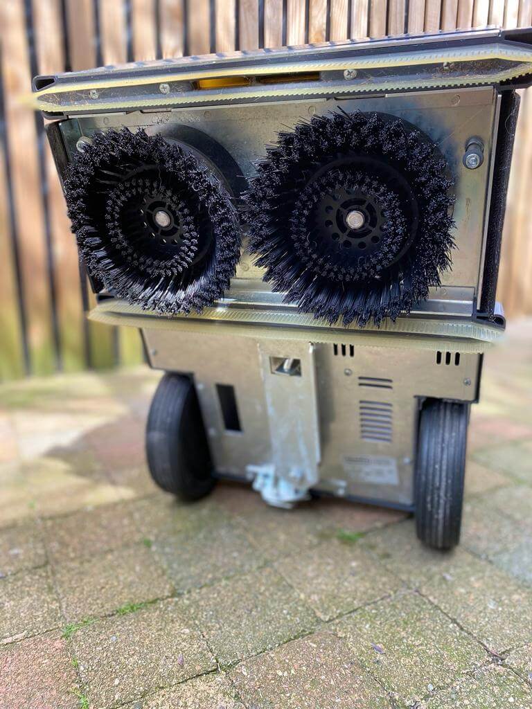 RA 300 E 8